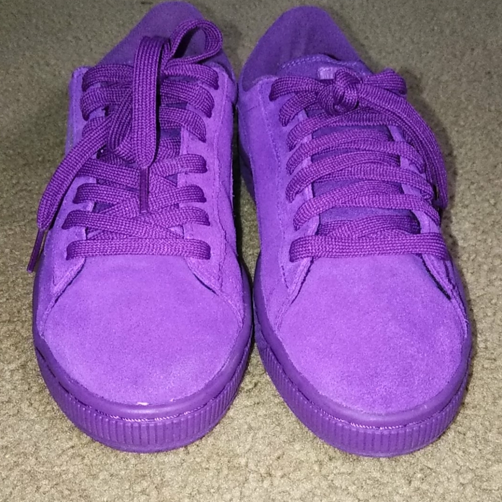 Suede purple pumas